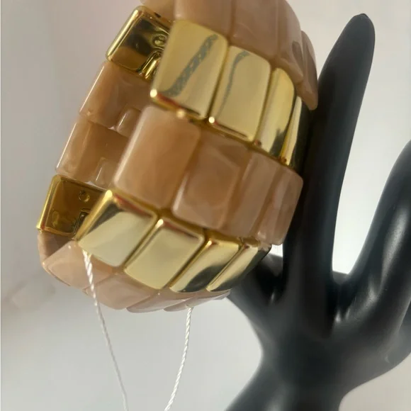 Color block acrylic bangle. - Picture 3 of 7